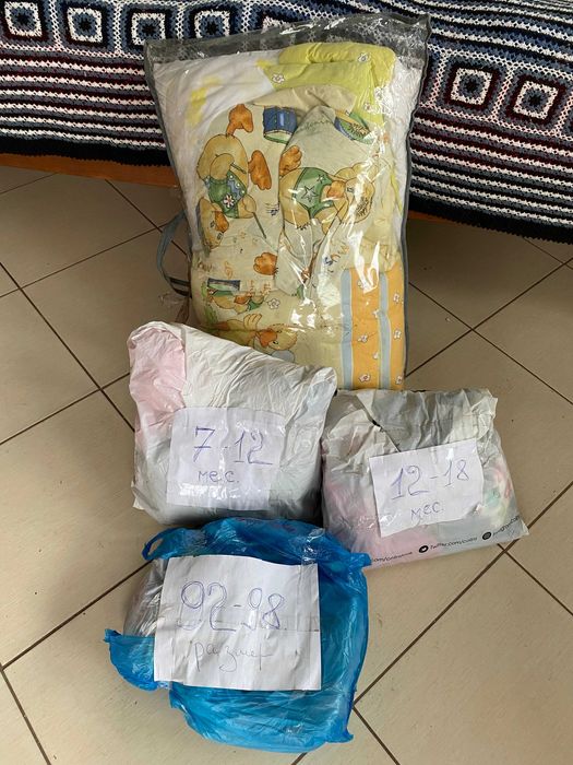 Віддам безкоштовно дитячі речі