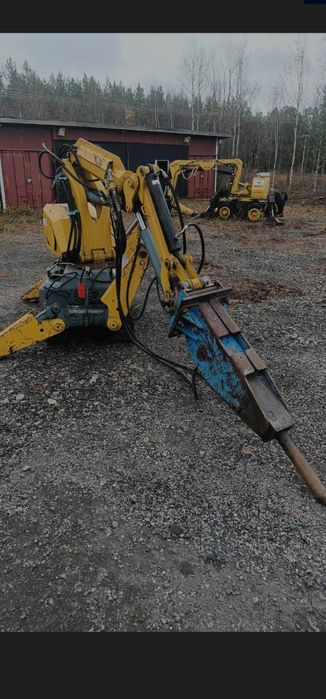 Máquinas (tipo giratoria) Brokk de Demolição vendo/troco