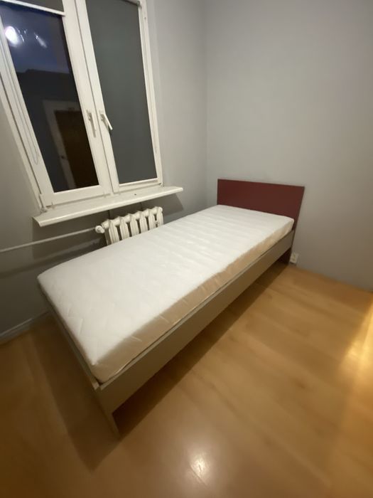 Łóżko z materacem 90x200