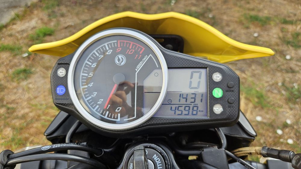 Moto Sym Wolf 125cc Impecável