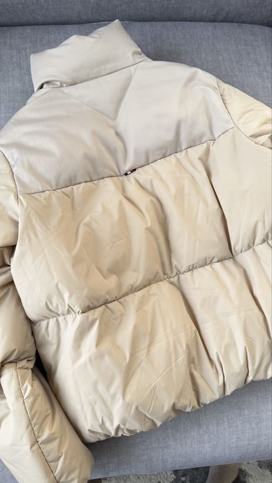 Продам пуховік Tommy Hilfiger