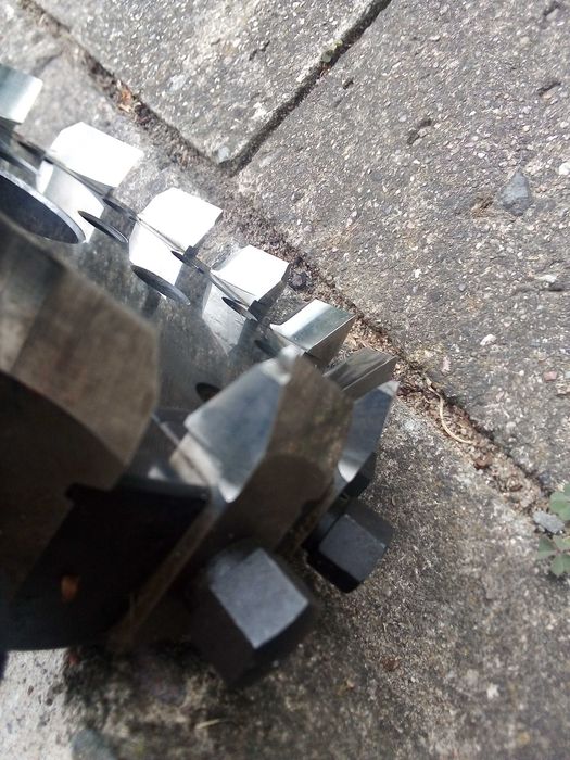 Sprzedam głowicę  do robienia kół zębatych.