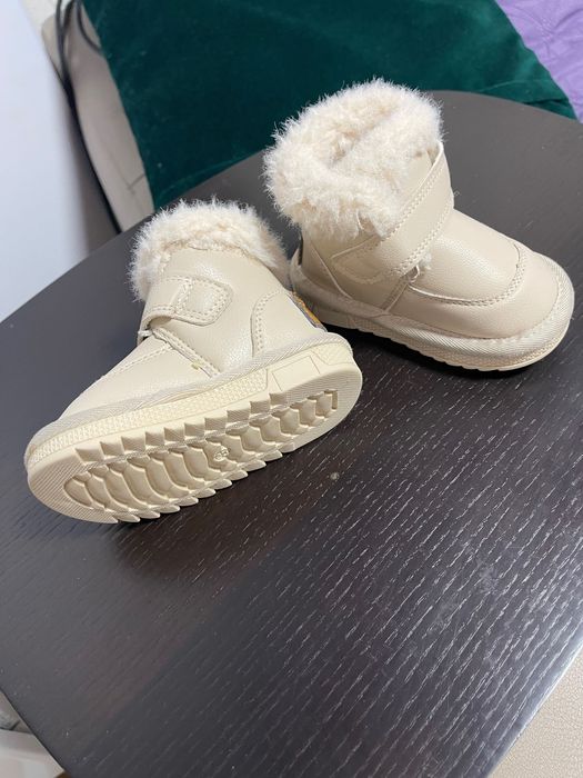 Зимове взуття 20 розмір ,устілка 12 см