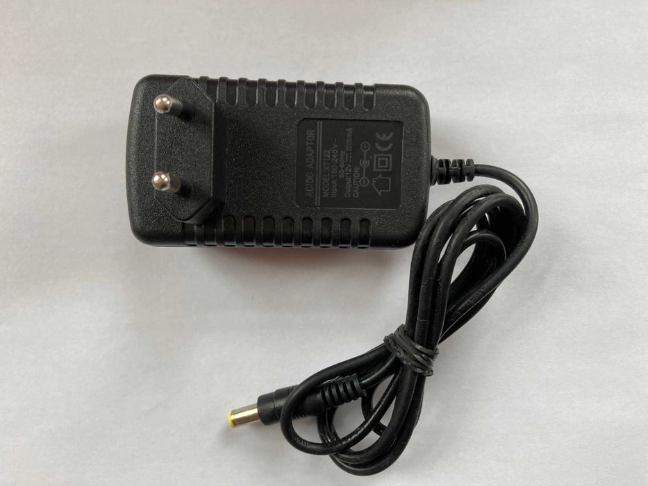 Zasilacz 12V 2A , (+) w środku , wtyk fi 5,5/2,1 mm