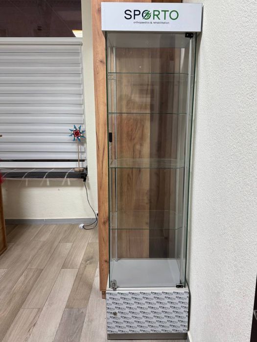 Скляна вітрина - стелаж торговий