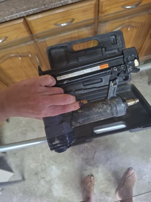 Pistola de ar (agrafar)