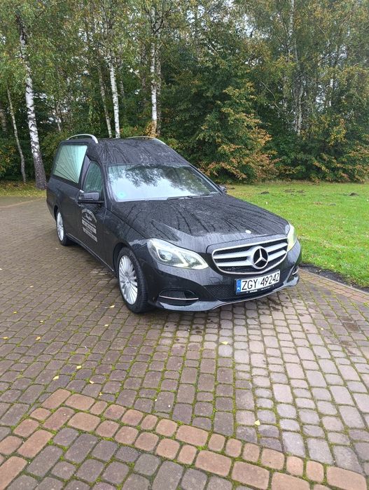 Karawan pogrzebowy Mercedes-Benz/Bautex Stan Super