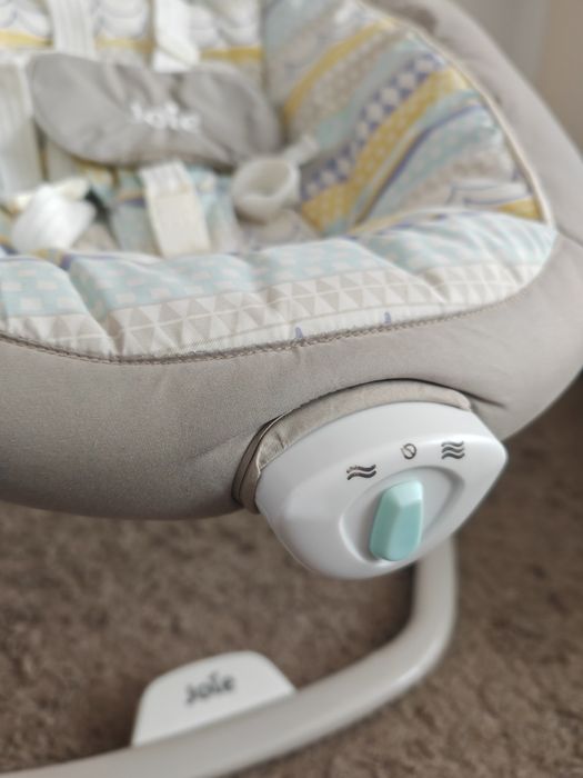 Huśtawka dla niemowląt bujaczek  Joie