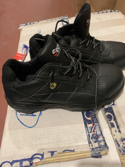 Кросівки чоловічи захисні