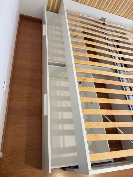 Cama Brimnes ikea 140x200 em otimo estado