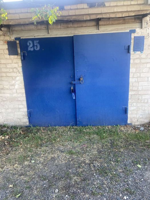 Продам гараж кооператив Сурикова