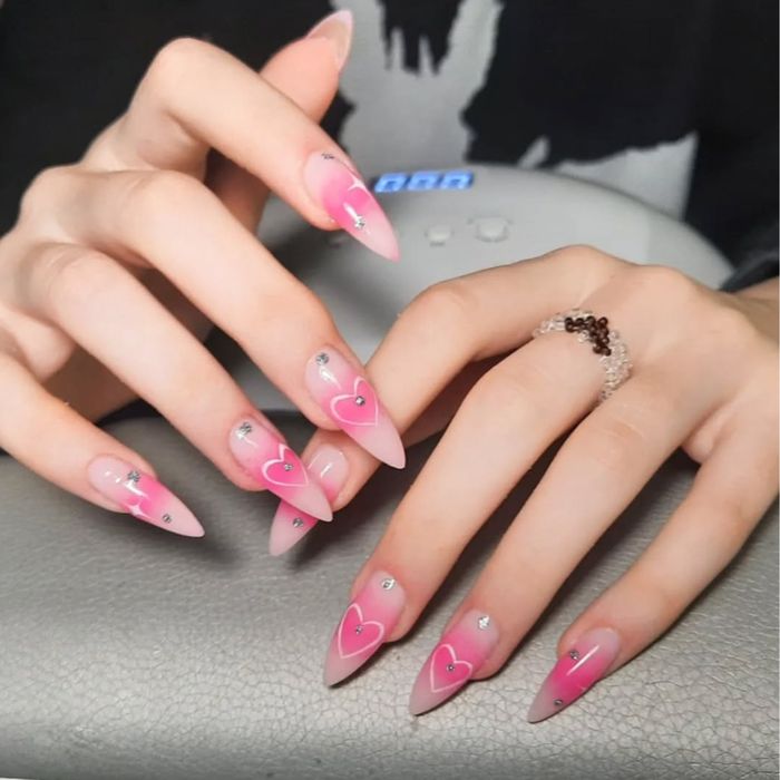 Профессиональный маникюр, гель-лак, наращивание ногтей в г.Самаръ