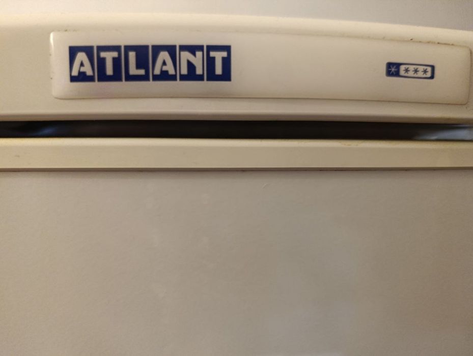 Холодильний Atlant б/у не працюючий