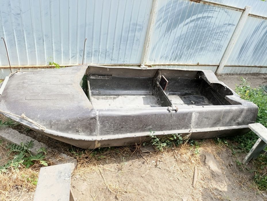 Продам лодку Романтика