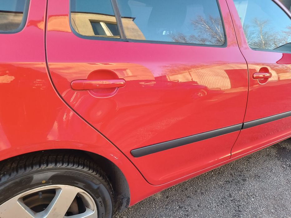Skoda Octavia 2 II kombi - Drzwi tył tylne prawe kpl. 8151