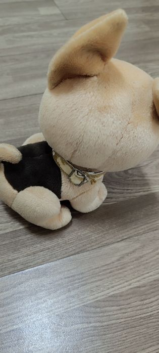 Cão peluche, marca The Dog. Será limpo antes de enviar.