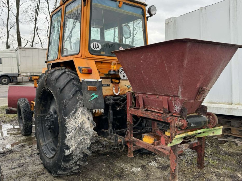 Трактор ЮМЗ-6