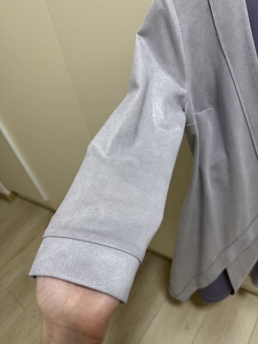 Плаття в ідеальному стані.