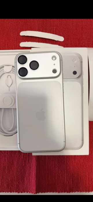 Iphone 17 pro Max 256Gb. Silver Novo