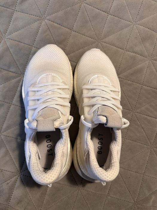 Кросівки adidas boost 36
