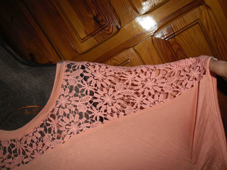 tunika koralowa z gipiurą roz.46/48 biust 126-150cm