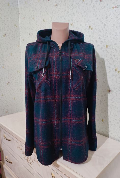 Продам теплую рубашку женскую р S/M