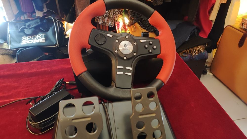 Periféricos de informática - Joystick, volante Logitech, Webcam64729867575041121