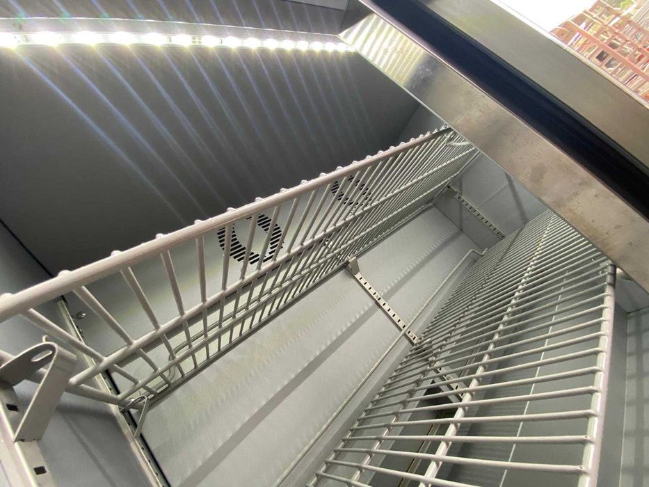 Armário frigorifico com portas de vidro