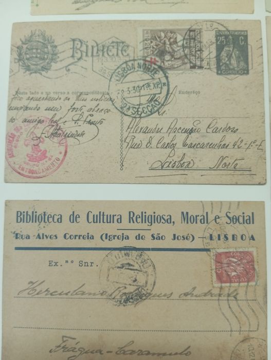 Documentos e recortes antigos