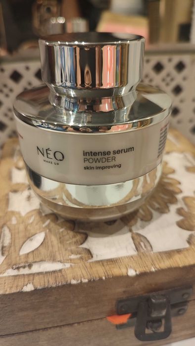 Nowy Neo Make Up setting powder