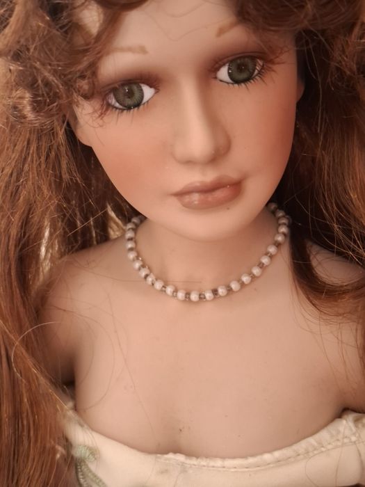 Коллекционная винтажная фарфоровая кукла