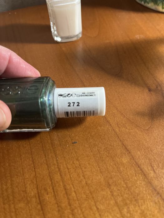 Лаки Essie.  Лаки Alessandro, Anny. OPI.