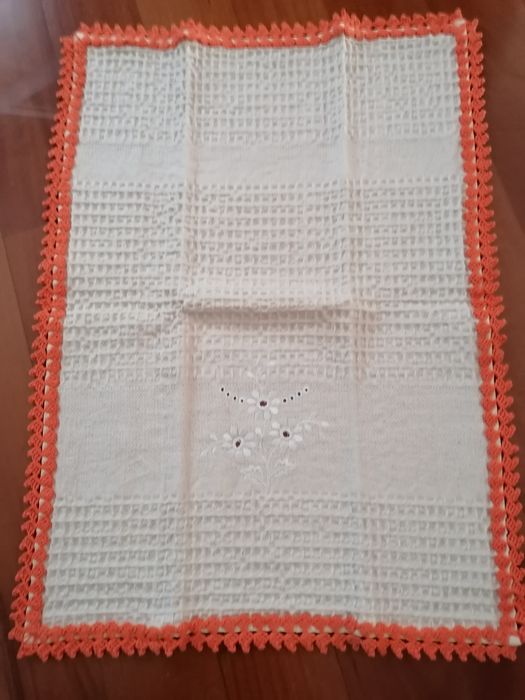 Panos de louça bordados a mão/ renda , desde
