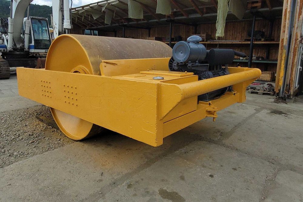 Walec ciągany. 14 ton. silnik Deutz.