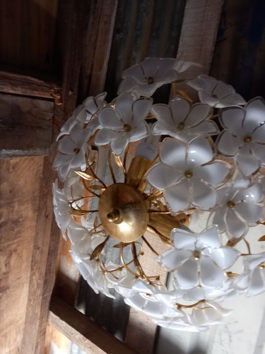 Cadeeiro muito antigo