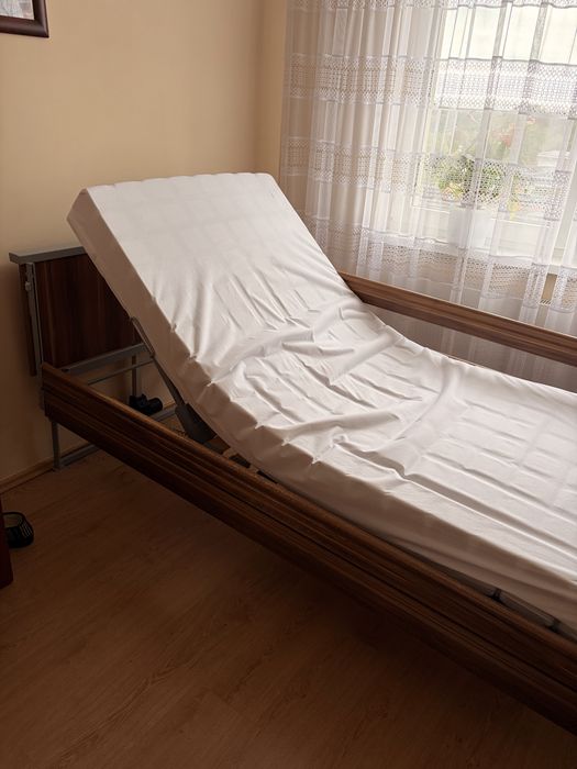 Lóżko rehabilitacyjne i materac przeciwodleżynowy