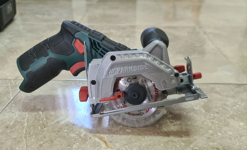 Serra Circular Parkside PHKSA 12 A1 - Bateria + Carregador + Mala