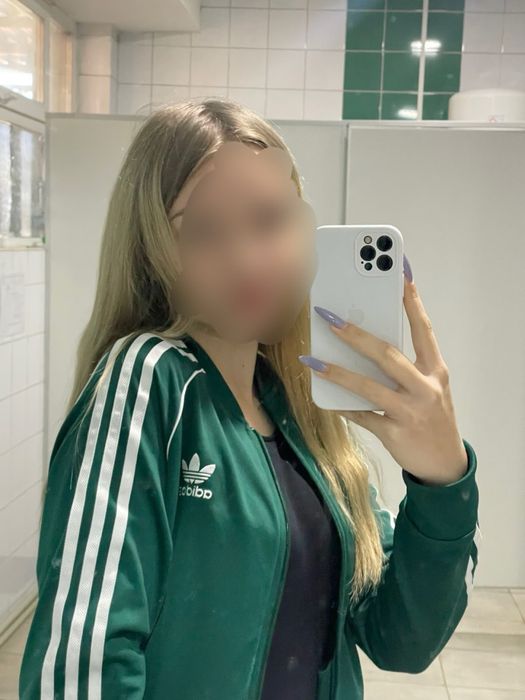 Adidas зіпка, ідеальний стан, 8/10 є незначні плямки на фото,