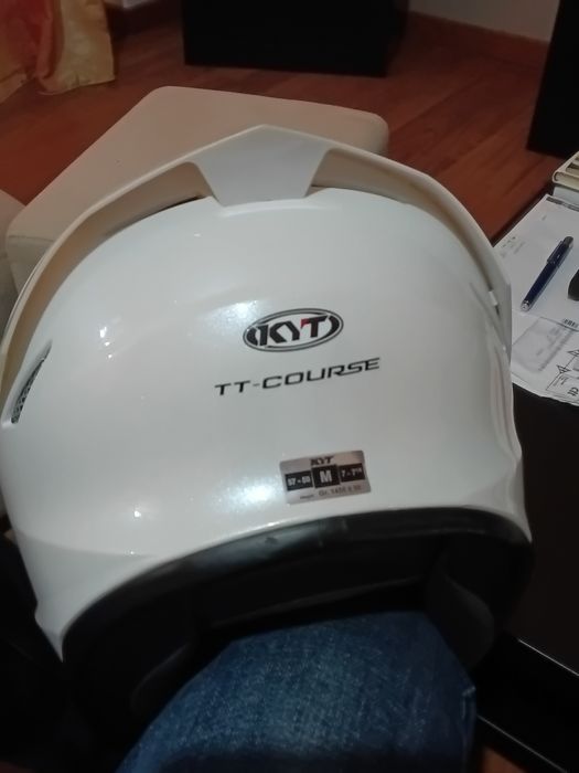 Capacete como NOVO.       Com horas de uso!