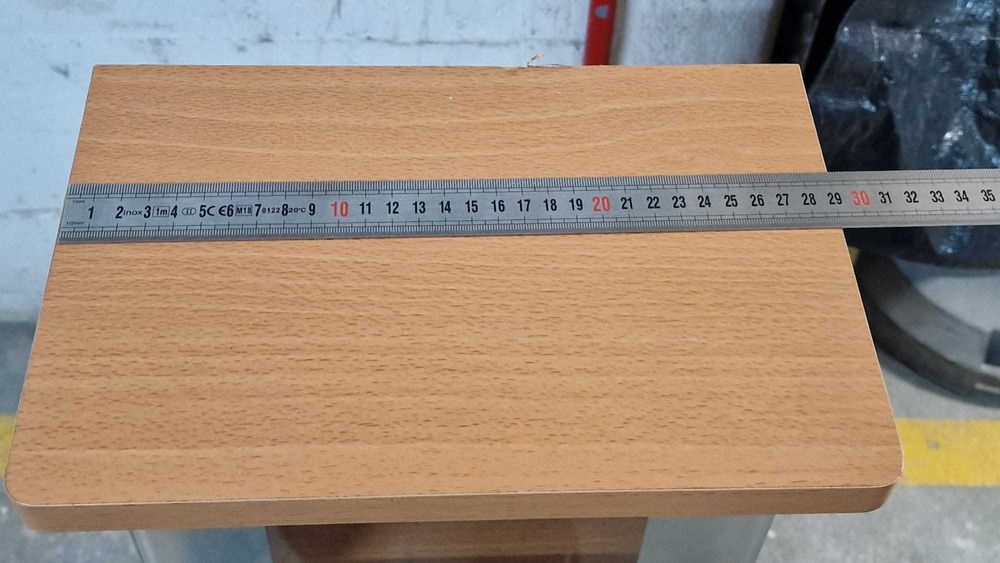 Móvel alto para CDs/DVDs 100,5 cm c/ porta em vidro — impecável