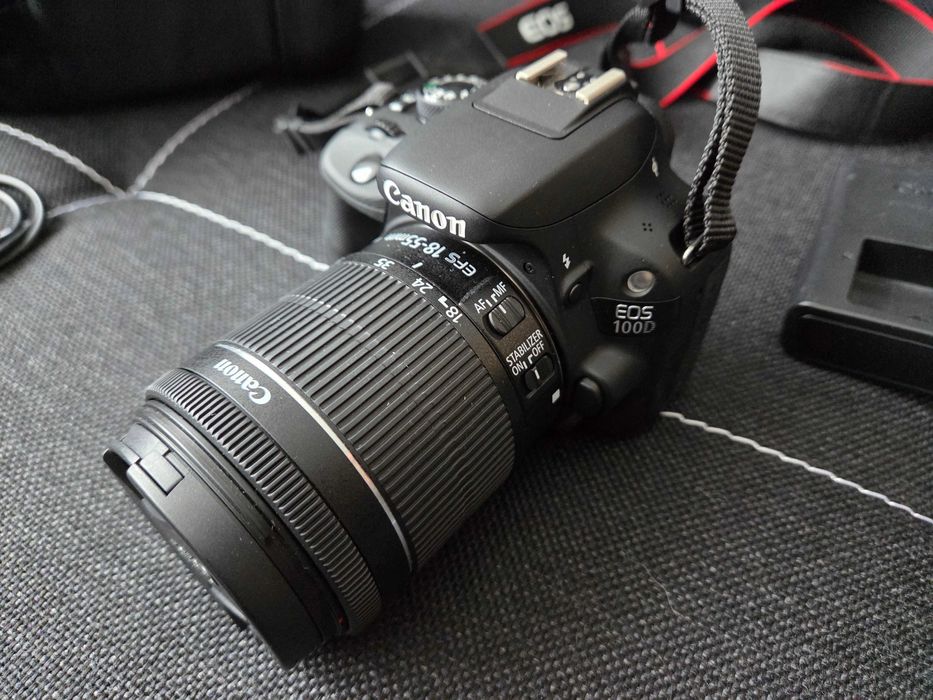 Canon EOS 100D + obiektyw 18-55 mm + futerał