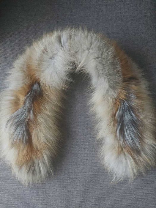 Efektowny kołnierz z lisa