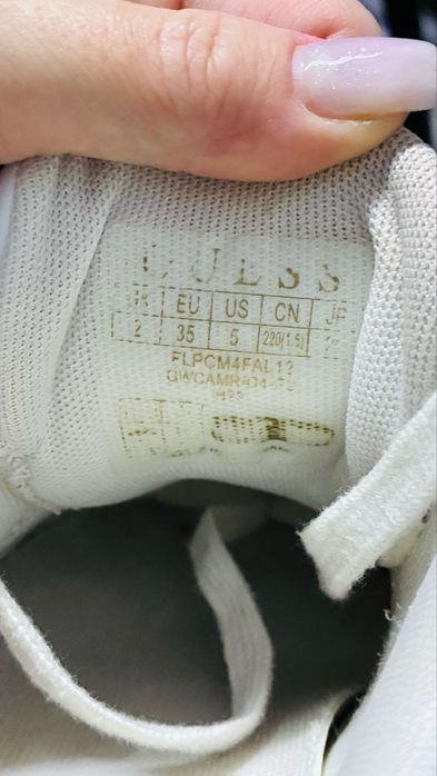 Жіночі кросівки GUESS, 35р, 22 см