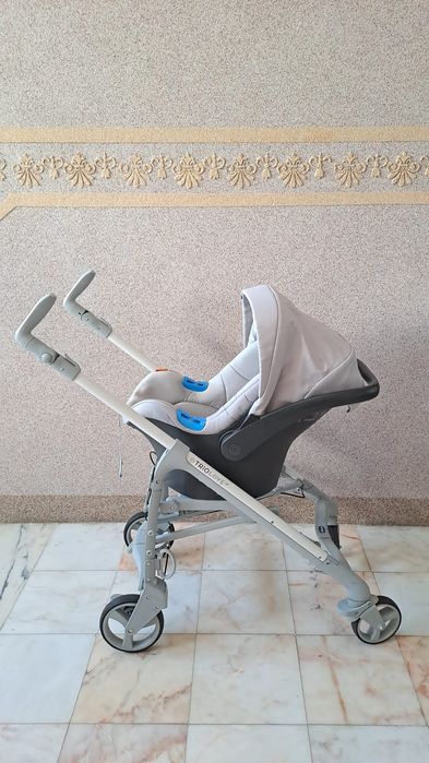 Trio Love cinzento com isofix Chicco