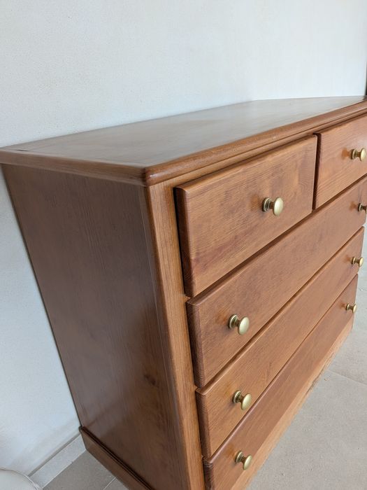 Cómoda + 1  mesa de cabeceira