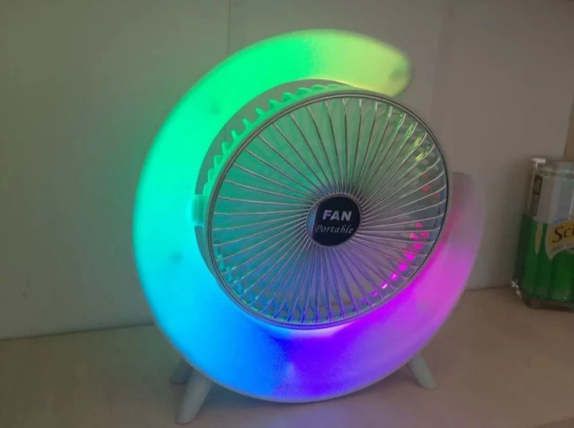 Вентилятор електричний USB 3-швидкісний з кольоровим підсвічуванням