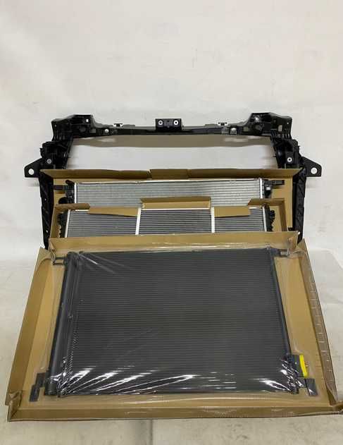 Audi q7 q8 ауди ку8 ку8  Телевізор Панель Радіаторів Телевизор