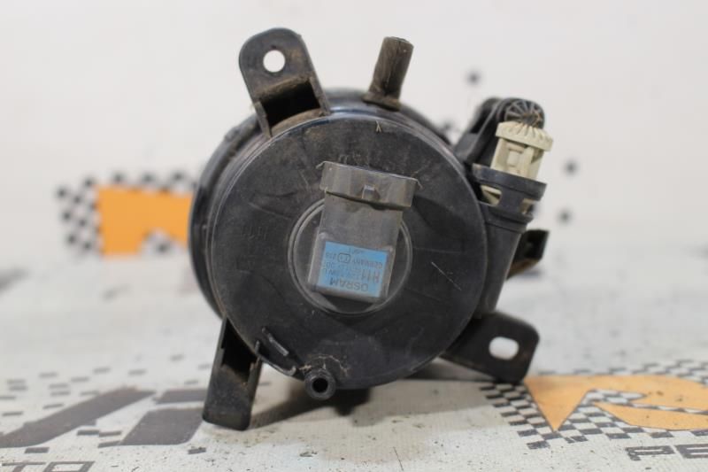 Farol nevoeiro frente direito SEAT Exeo (3R2)