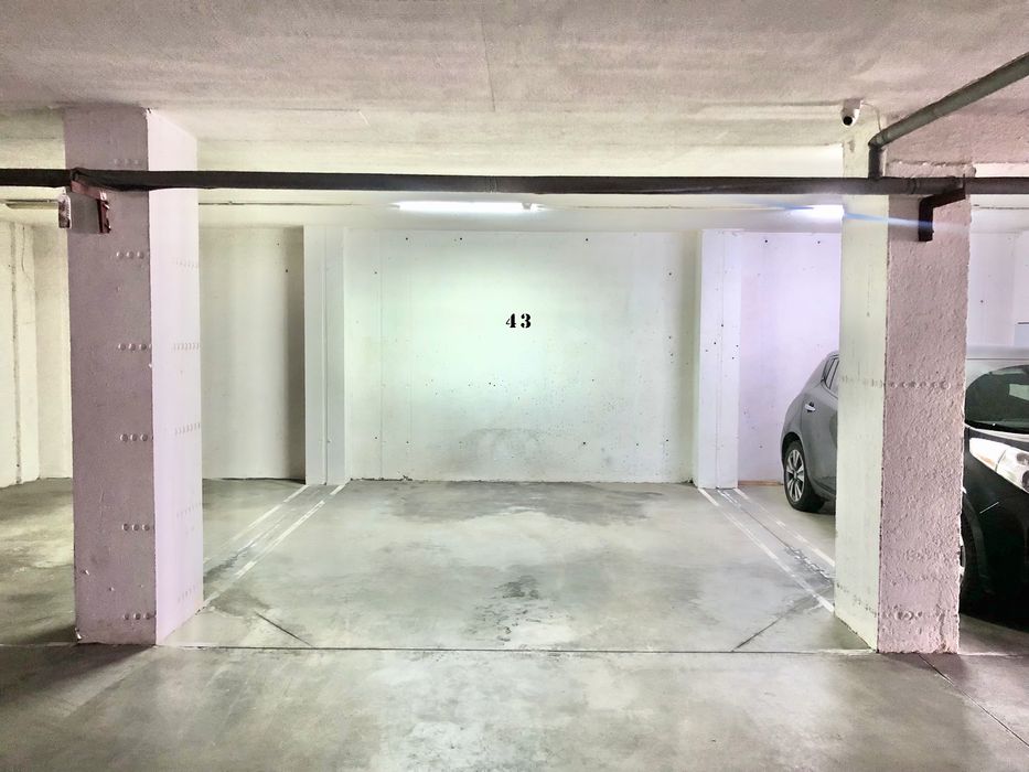 Продаж паркомісця на Сихові