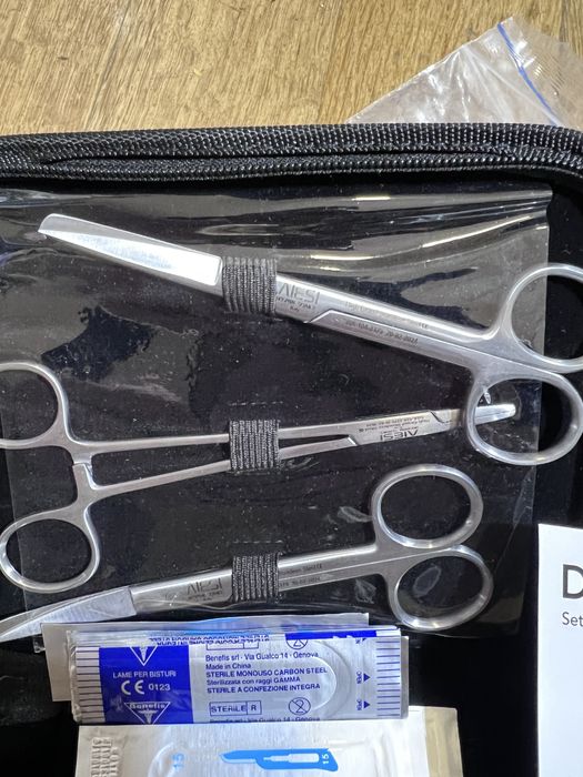 Kit de Dissecação Profissional AIESI (9 peças) - Novo
